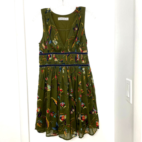 Abercrombie & Fitch Dresses & Skirts - Abercrombie & Fitch army green floral summer dress size S